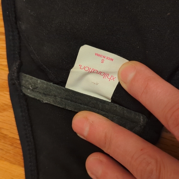 Black bikini - Picture 7 of 8